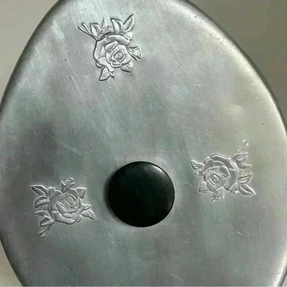 Vintage Glasbake USA divided dish J2352 with aluminum lid and Bakelite knob - Picture 11 of 11